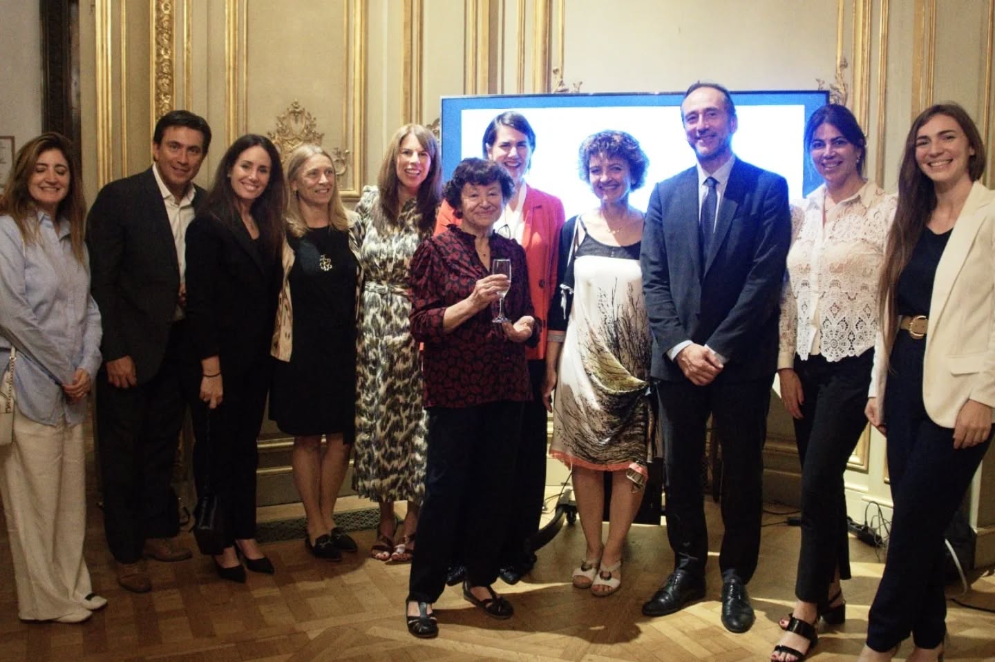 ✨ Mujeres protagonistas en la ciencia✨ El Institut français d’Argentine/Embajada de Francia, en...