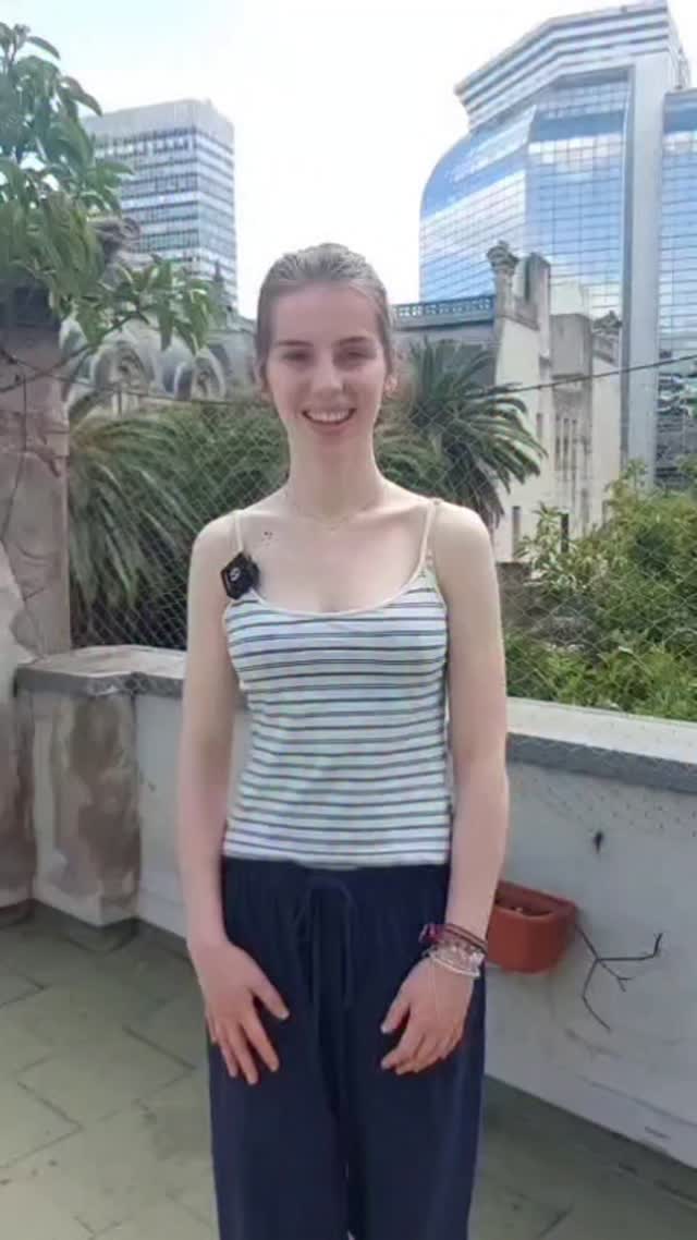 🇫🇷✨ Les presentamos a Lola Guillaud-Bachet @lesrendezvousdelola fue asistente de francés en la...